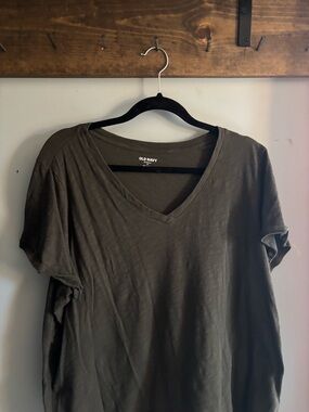 Old Navy Olive Green V-Neck Short Sleeve Tee
